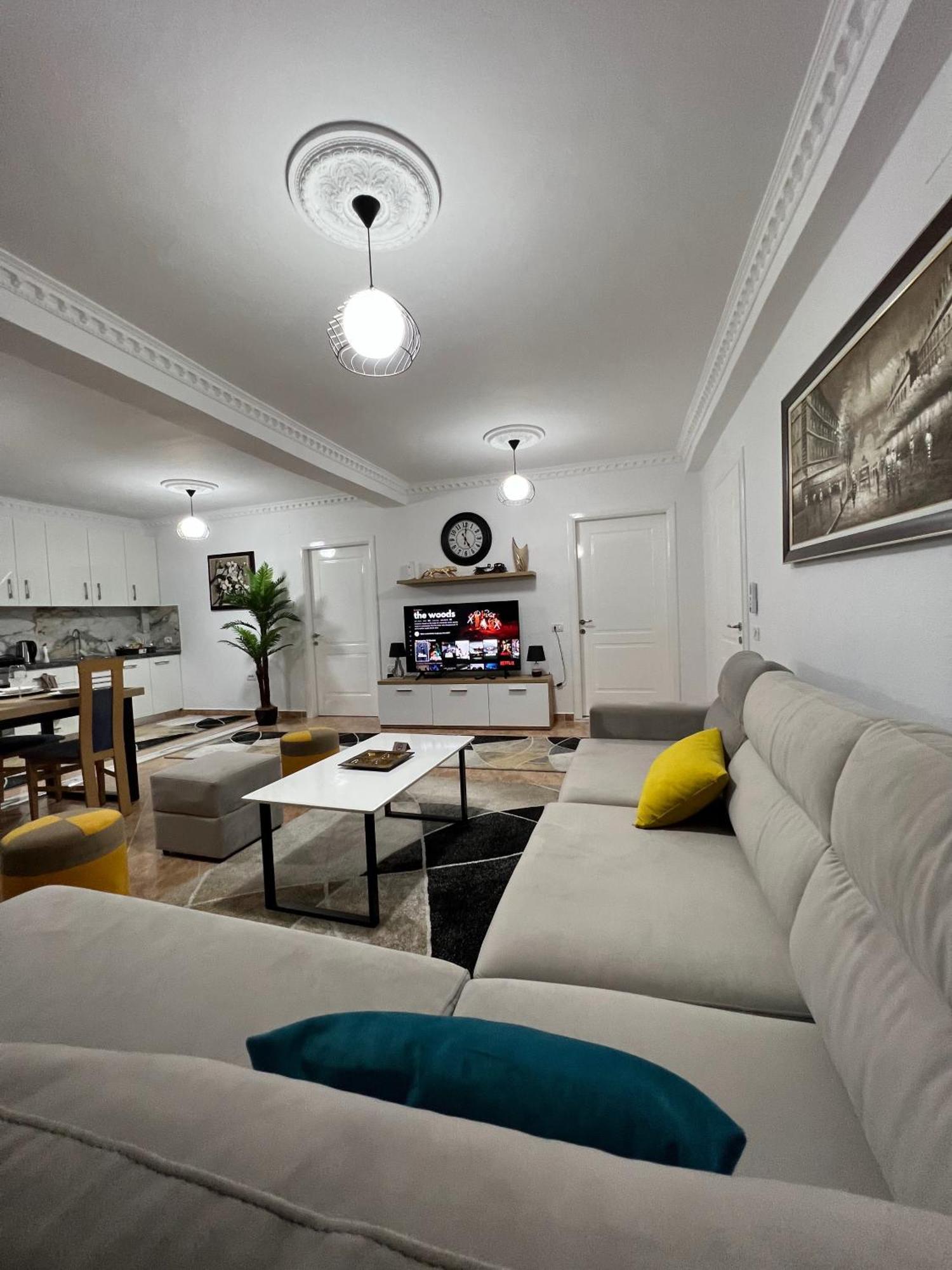 Daily Rent Apartment City Center Elbasan 6 ภายนอก รูปภาพ